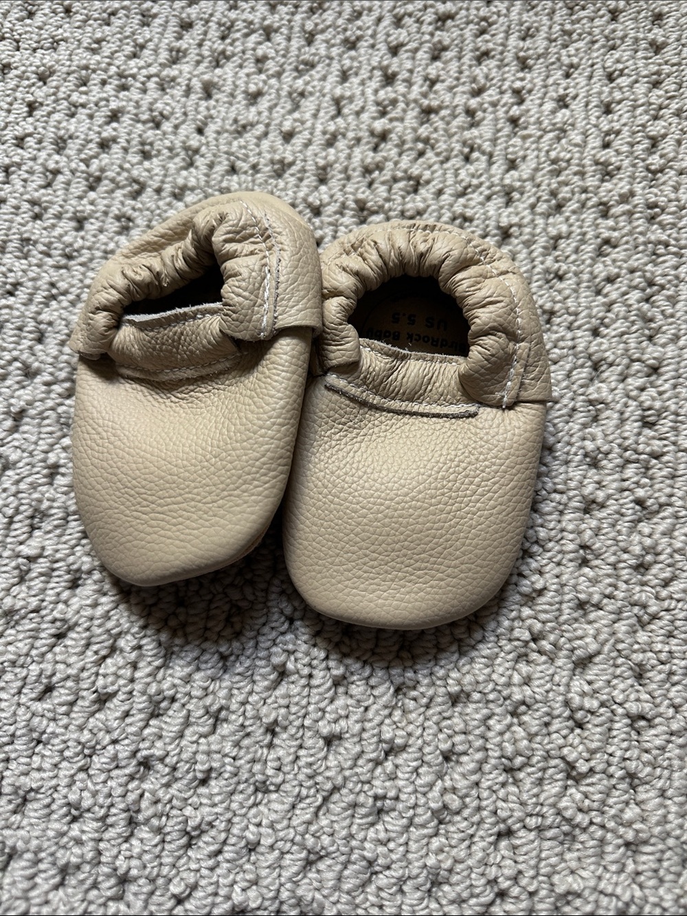 Soft Leather Baby Shoes in Beige - Elastic Moccasins